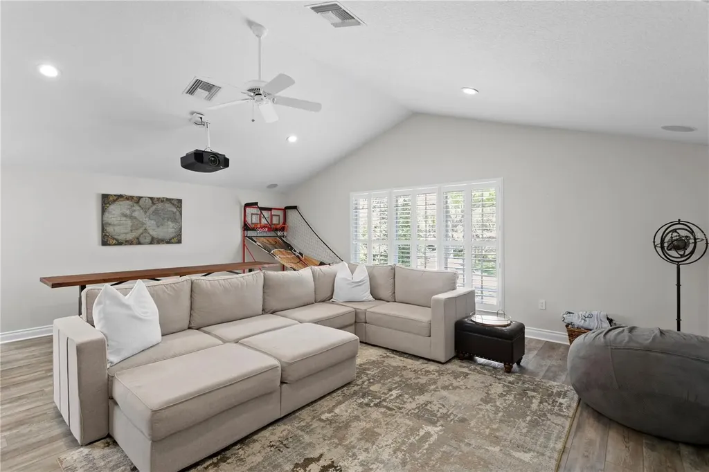 16204 Sierra De Avila Tampa FL 33613