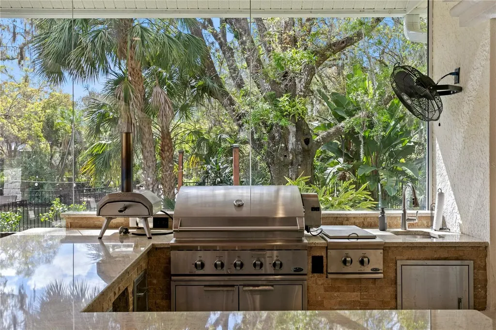 16204 Sierra De Avila Tampa FL 33613