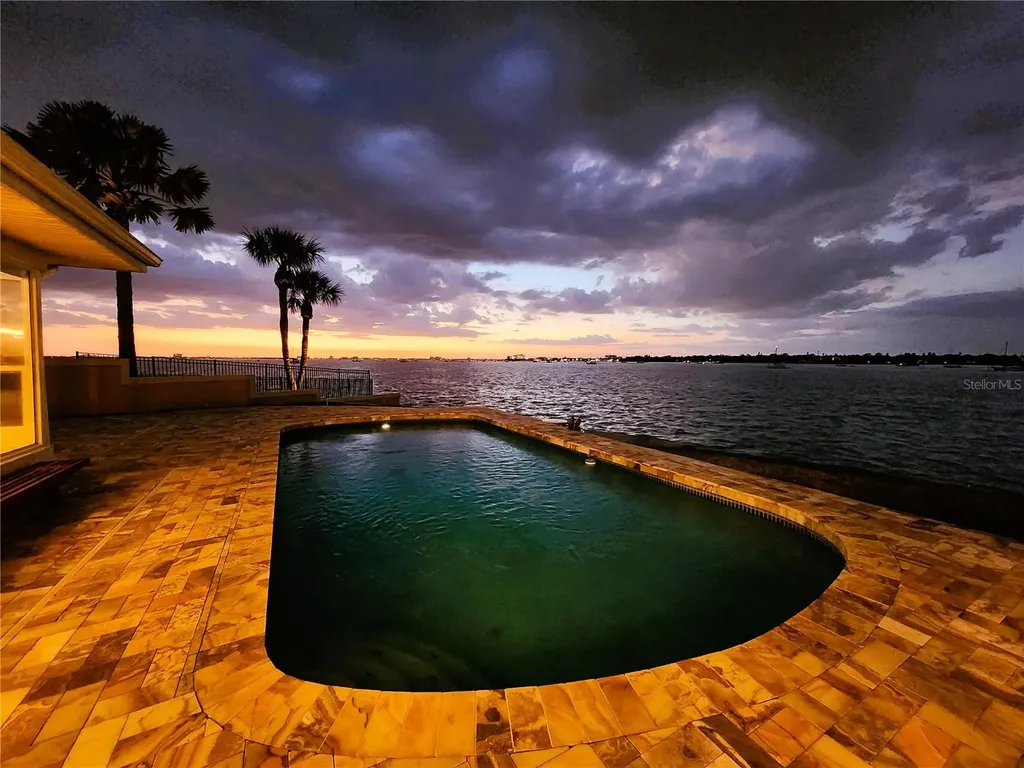 4201 45th Street S St Petersburg FL 33711