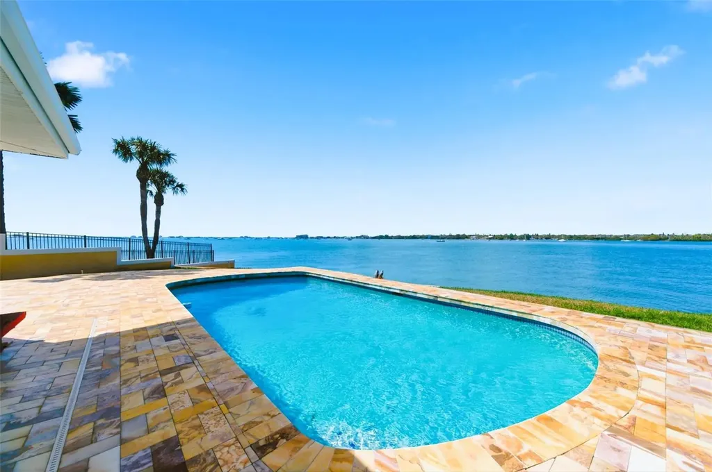 4201 45th Street S St Petersburg FL 33711