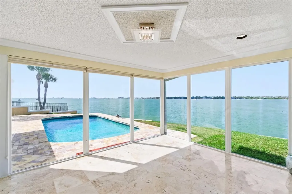 4201 45th Street S St Petersburg FL 33711