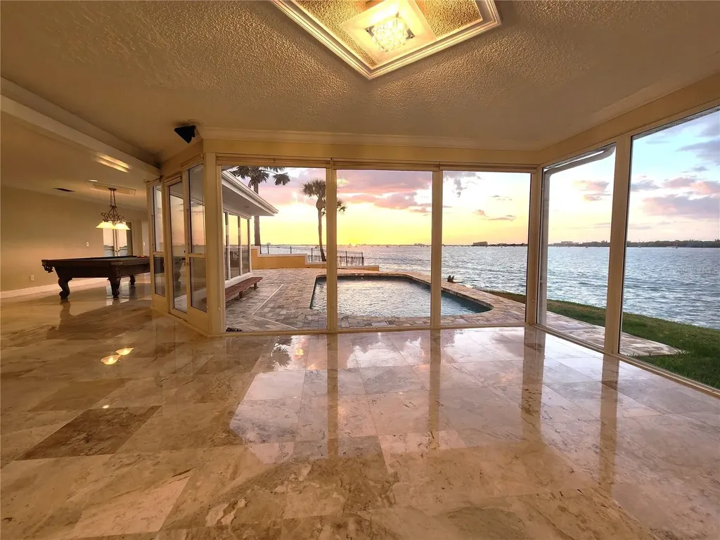 4201 45th Street S St Petersburg FL 33711