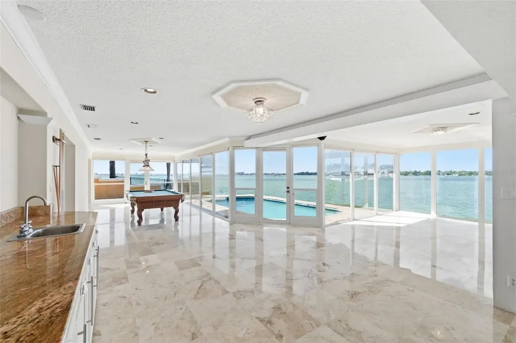 4201 45th Street S St Petersburg FL 33711