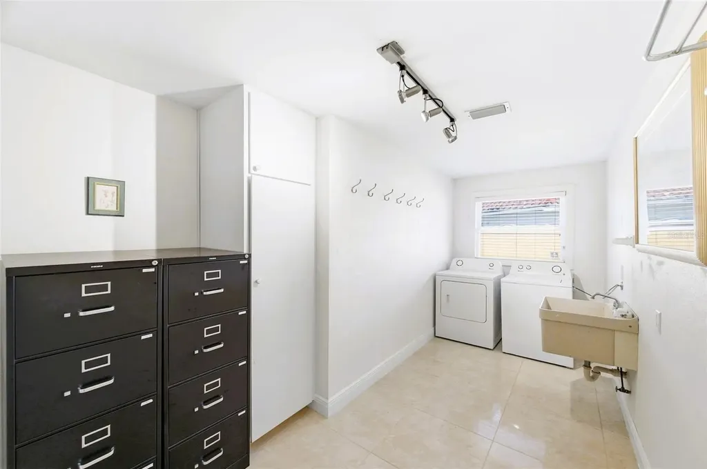 4201 45th Street S St Petersburg FL 33711