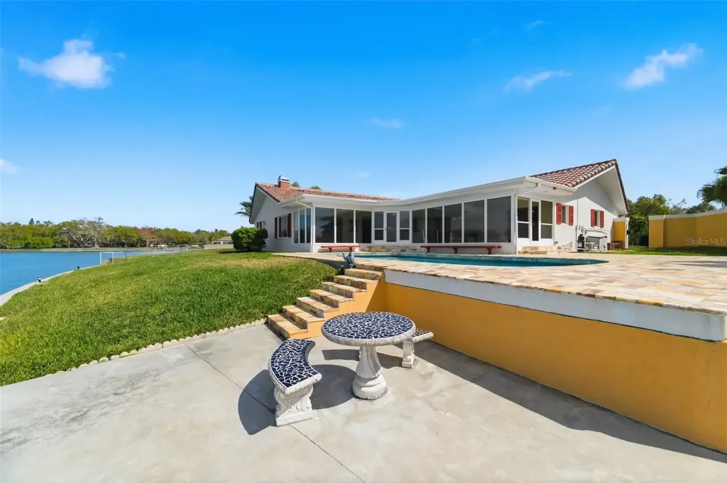4201 45th Street S St Petersburg FL 33711