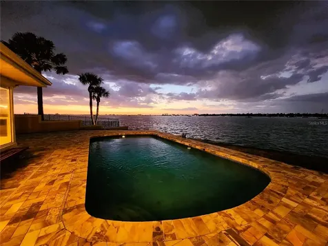 4201 45th Street S St Petersburg FL 33711