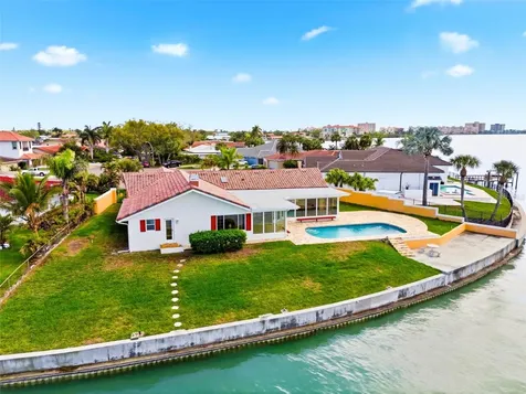4201 45th Street S St Petersburg FL 33711