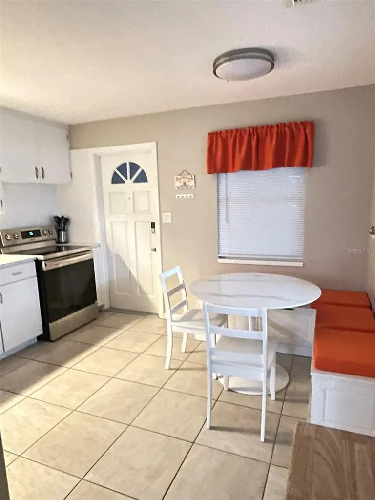 828 S Tuttle Avenue Sarasota FL 34237