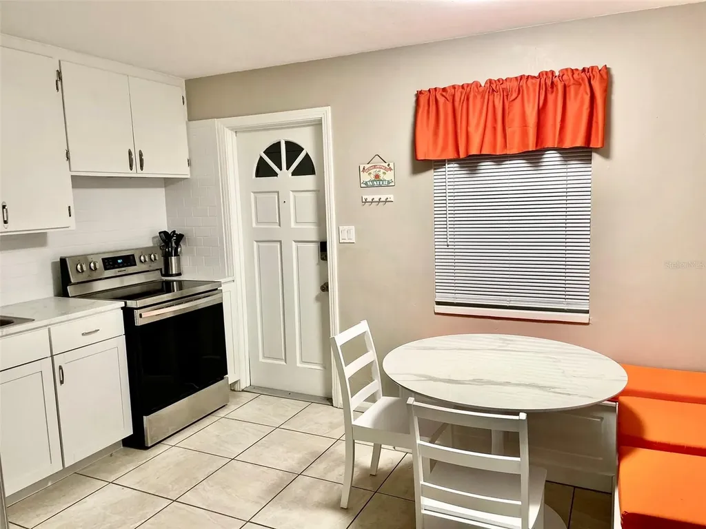 828 S Tuttle Avenue Sarasota FL 34237
