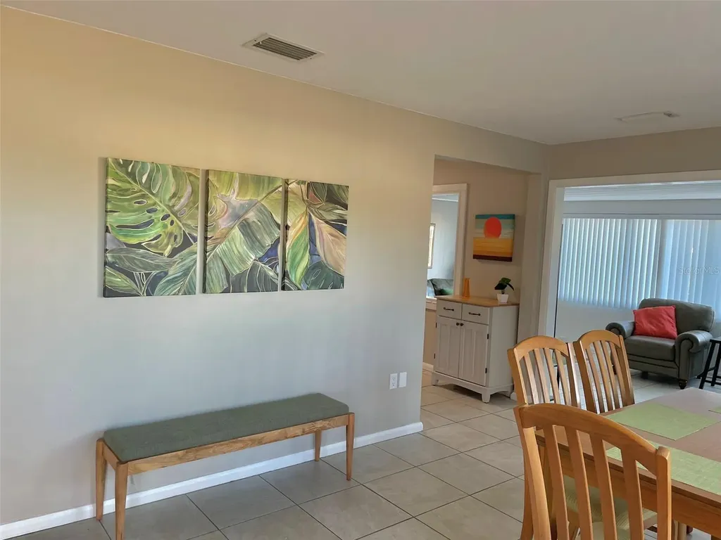 828 S Tuttle Avenue Sarasota FL 34237