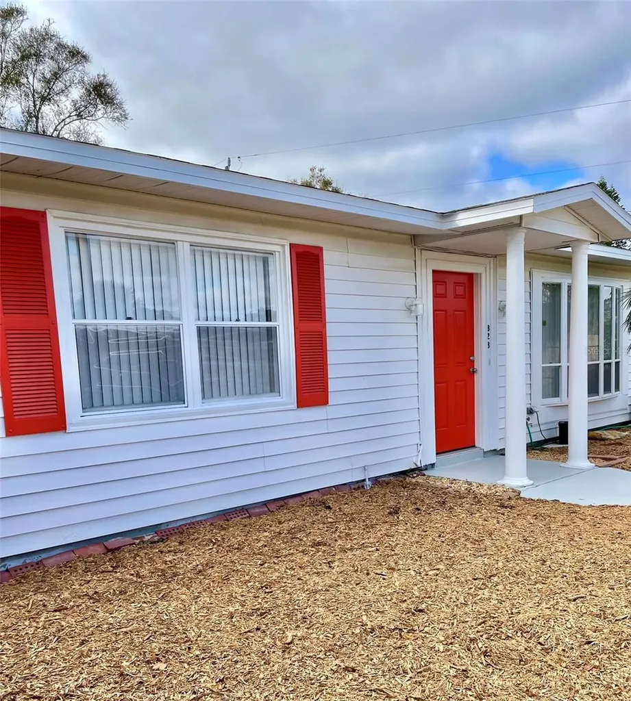 828 S Tuttle Avenue Sarasota FL 34237
