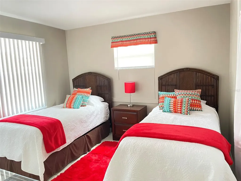 828 S Tuttle Avenue Sarasota FL 34237