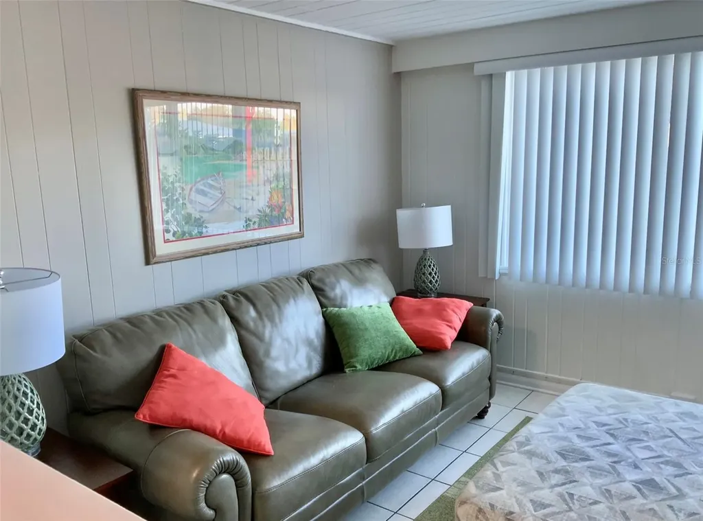 828 S Tuttle Avenue Sarasota FL 34237