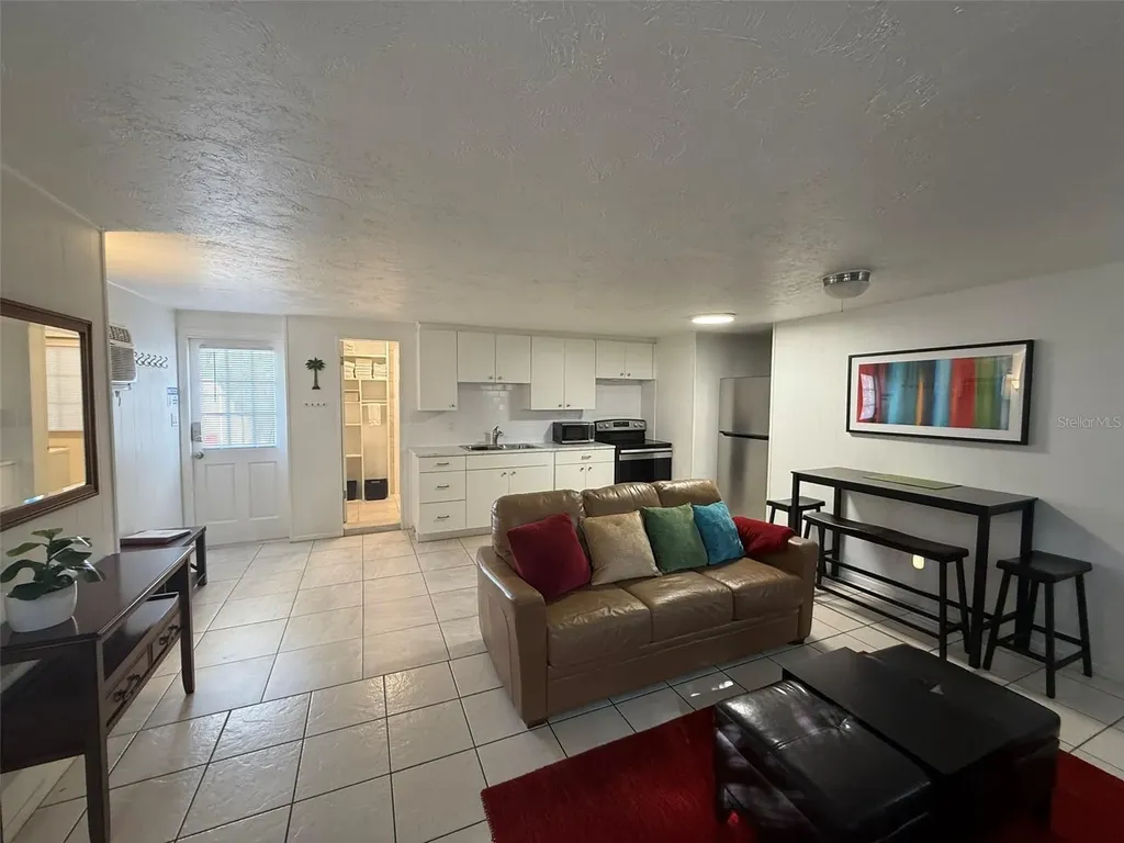 828 S Tuttle Avenue Sarasota FL 34237