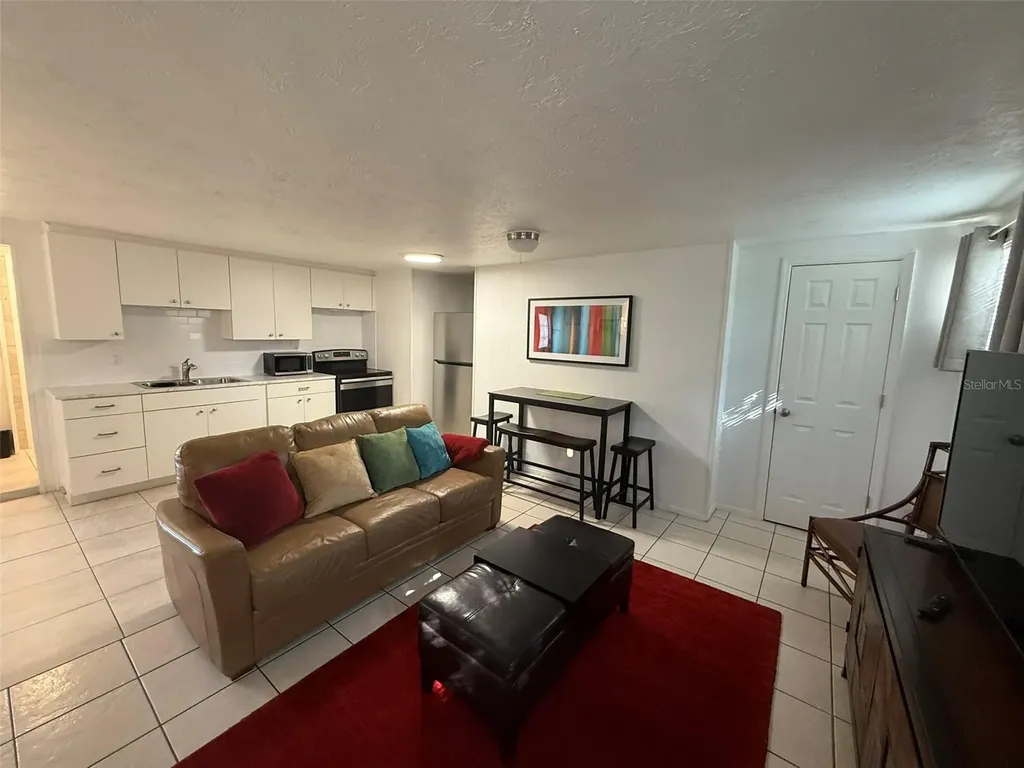 828 S Tuttle Avenue Sarasota FL 34237