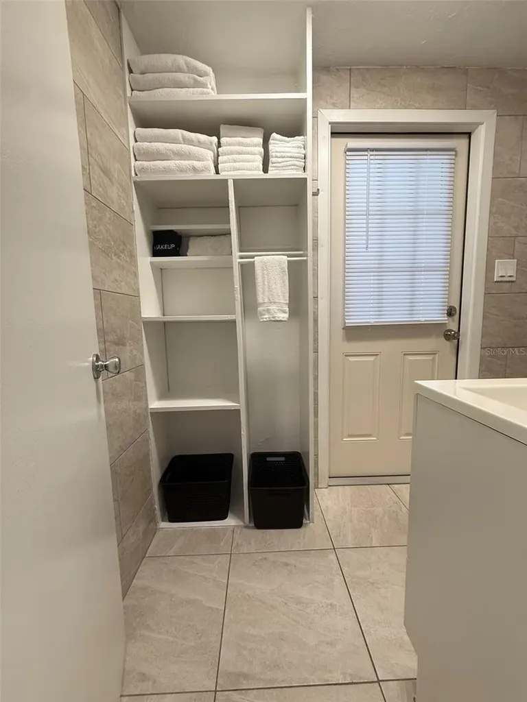828 S Tuttle Avenue Sarasota FL 34237