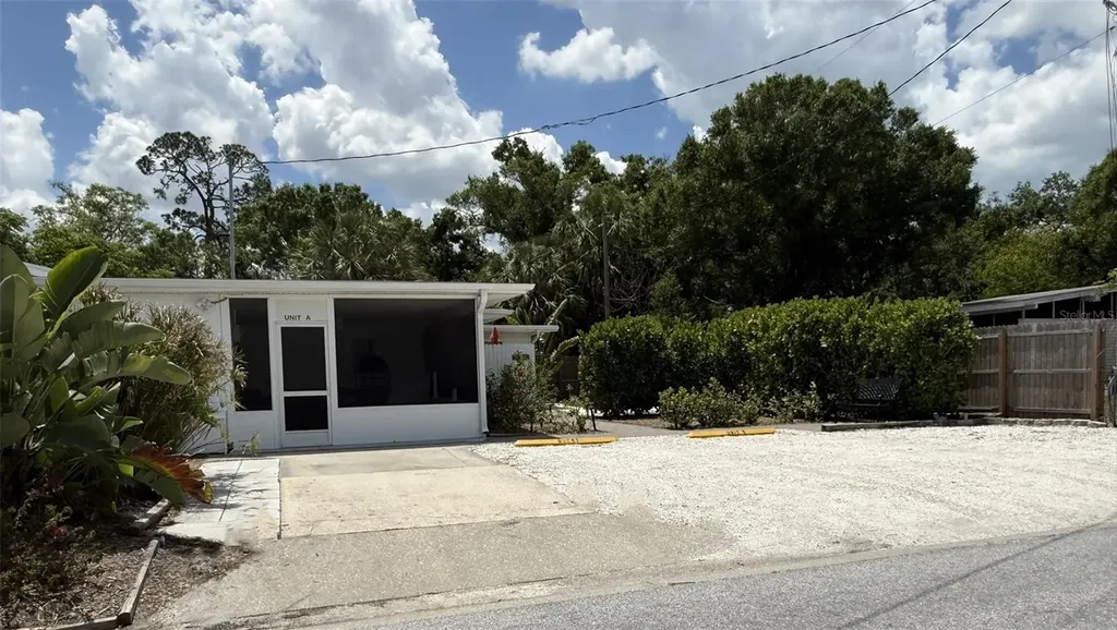 828 S Tuttle Avenue Sarasota FL 34237