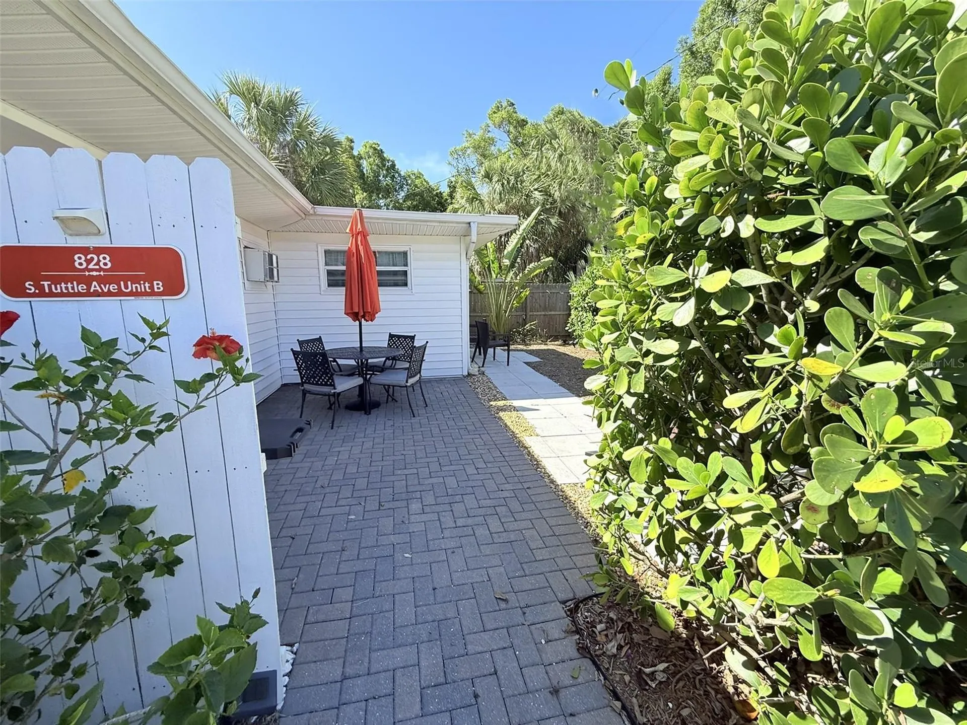 828 S Tuttle Avenue Sarasota FL 34237