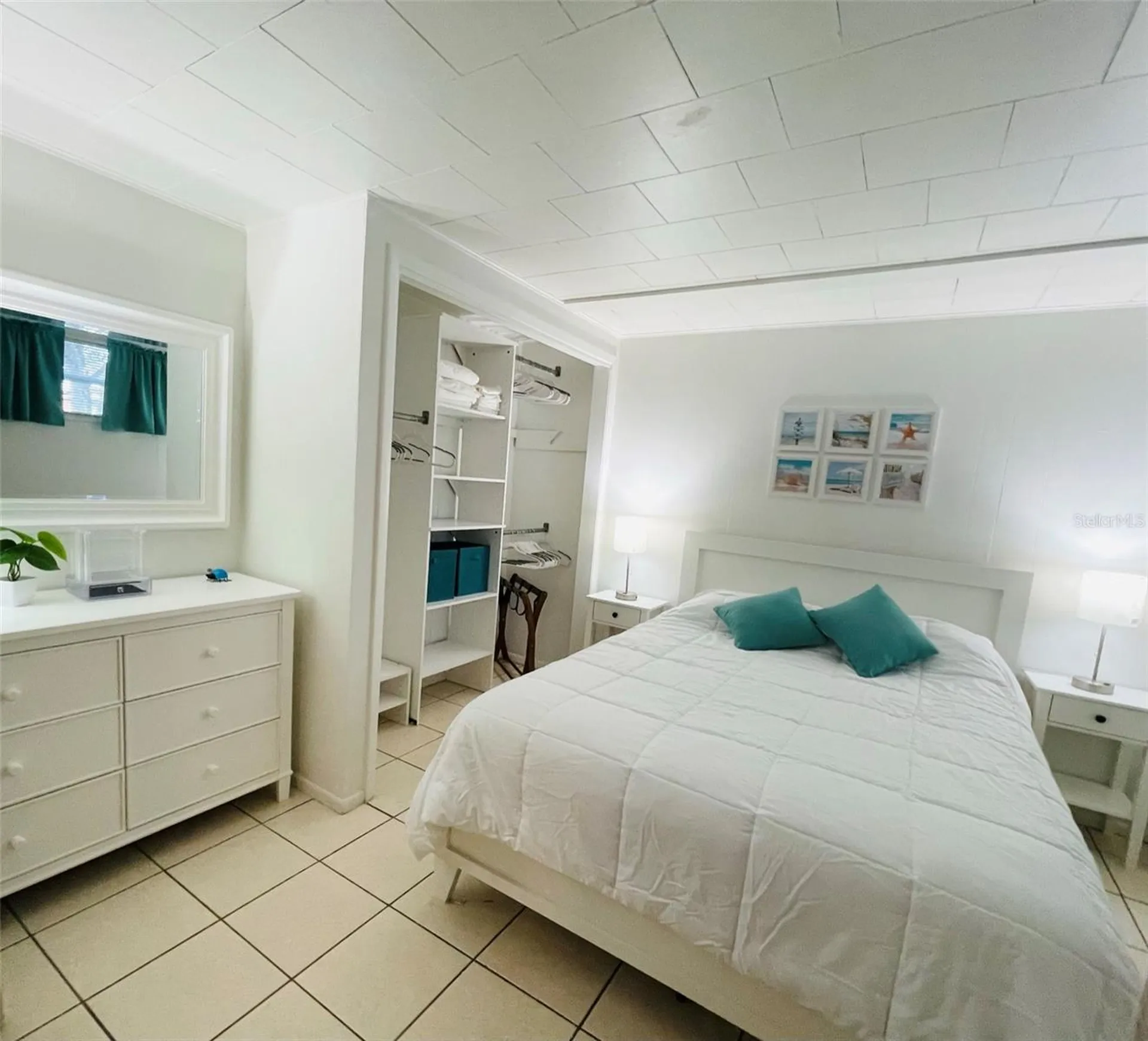 828 S Tuttle Avenue Sarasota FL 34237
