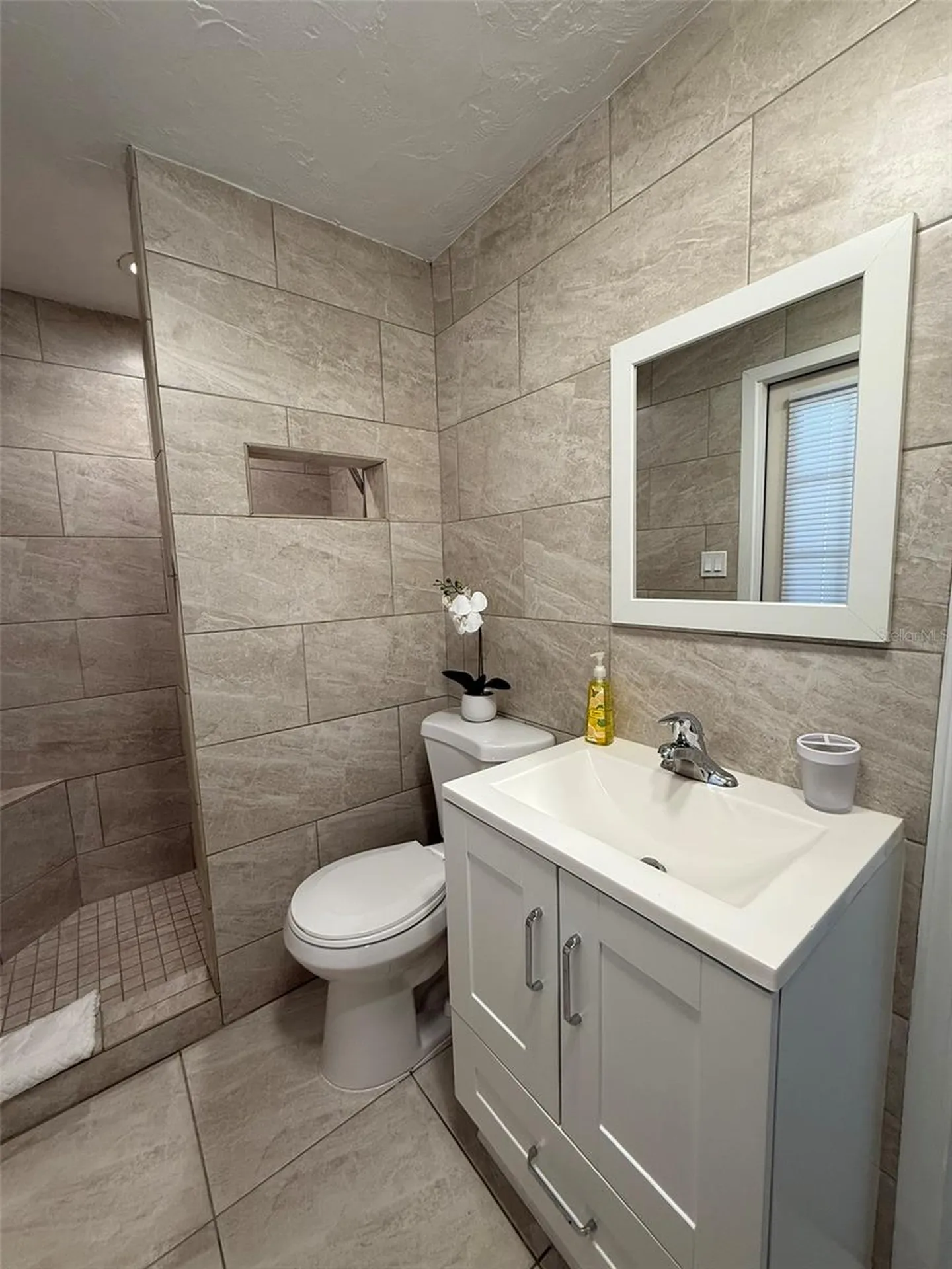 828 S Tuttle Avenue Sarasota FL 34237