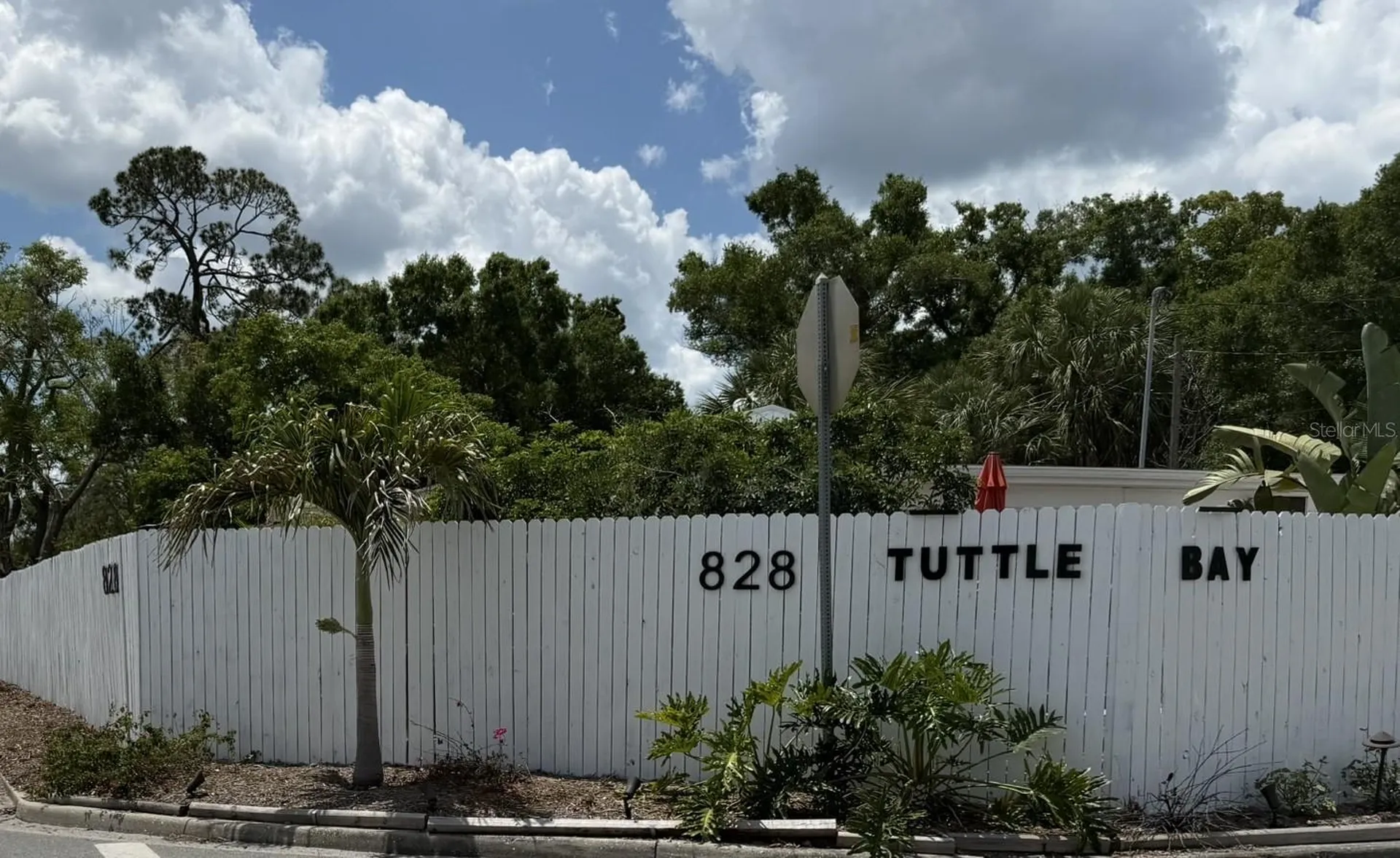 828 S Tuttle Avenue Sarasota FL 34237
