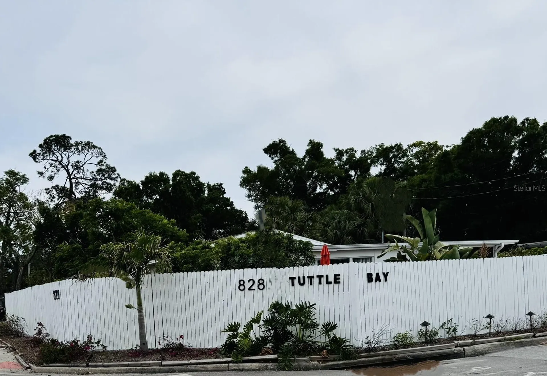 828 S Tuttle Avenue Sarasota FL 34237