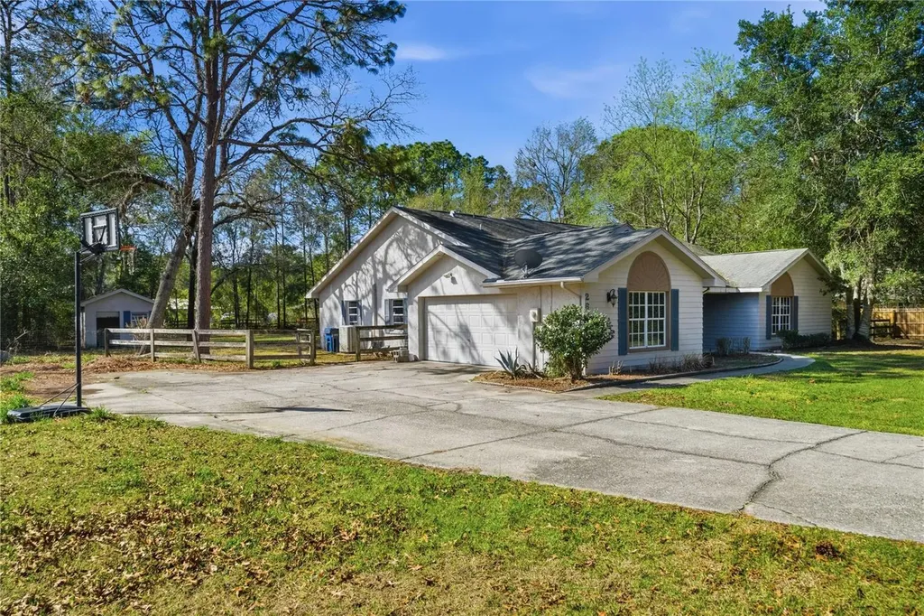 2636 W Express Lane Lecanto FL 34461