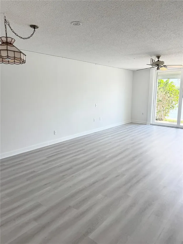 7425 Bay Island Drive S South Pasadena FL 33707