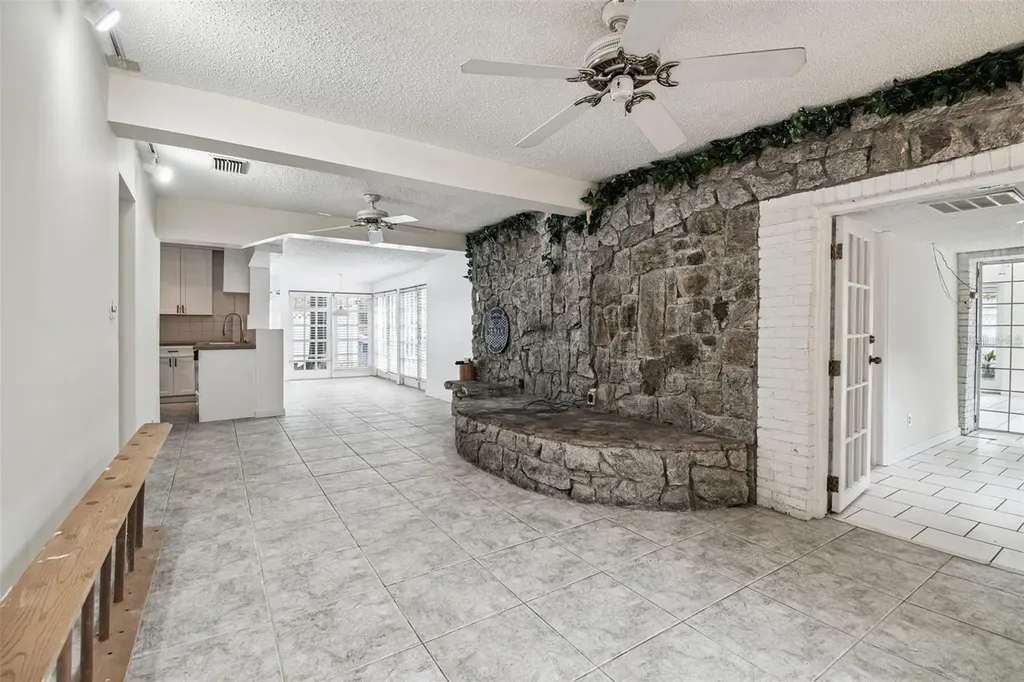 43 Aegean Avenue Tampa FL 33606