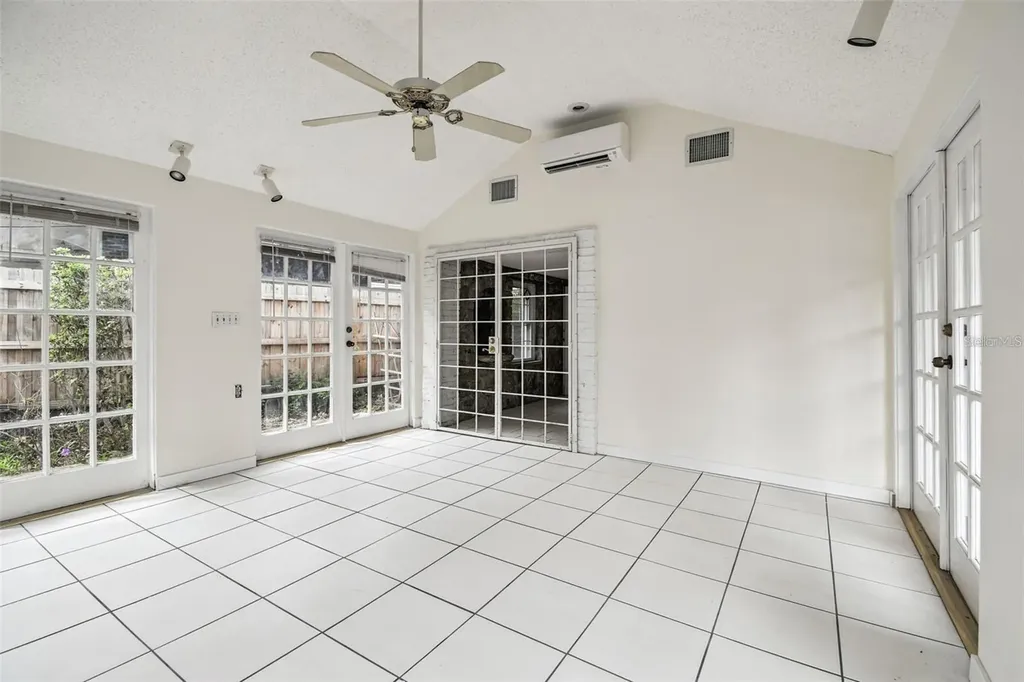 43 Aegean Avenue Tampa FL 33606