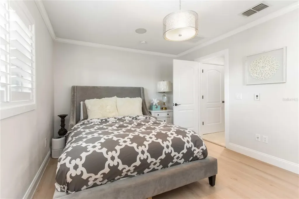 430 Palm Island SE Clearwater Beach FL 33767