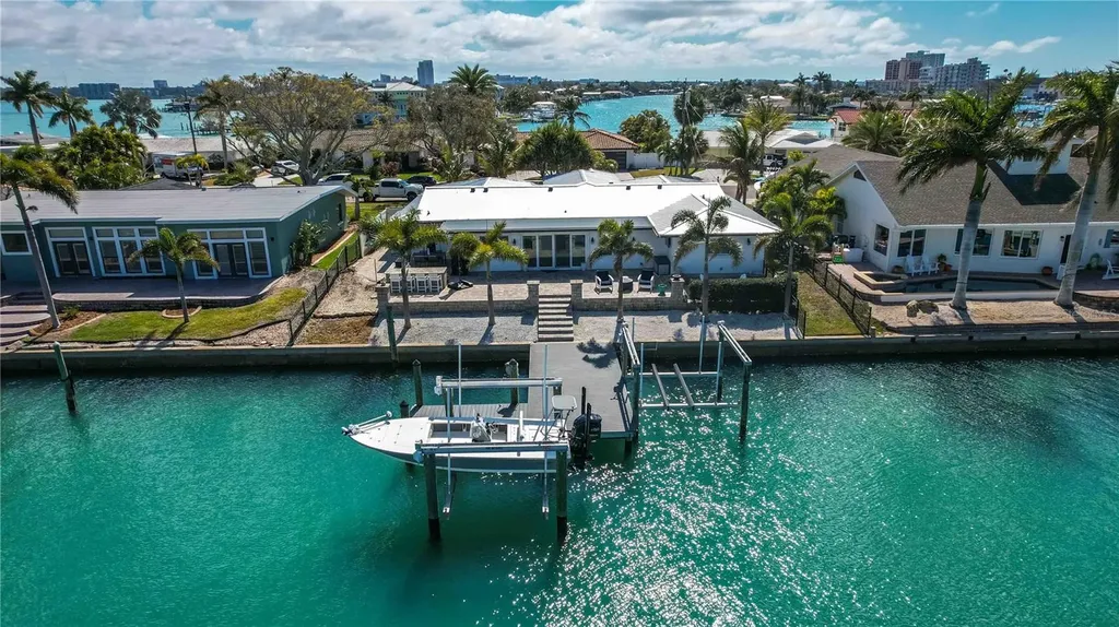 430 Palm Island SE Clearwater Beach FL 33767