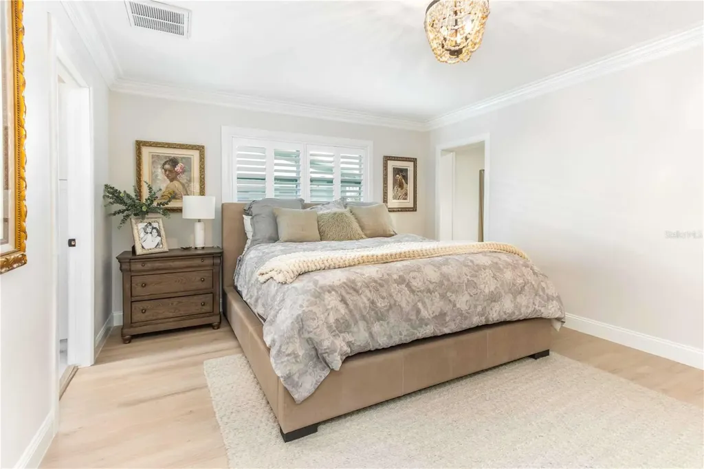 430 Palm Island SE Clearwater Beach FL 33767