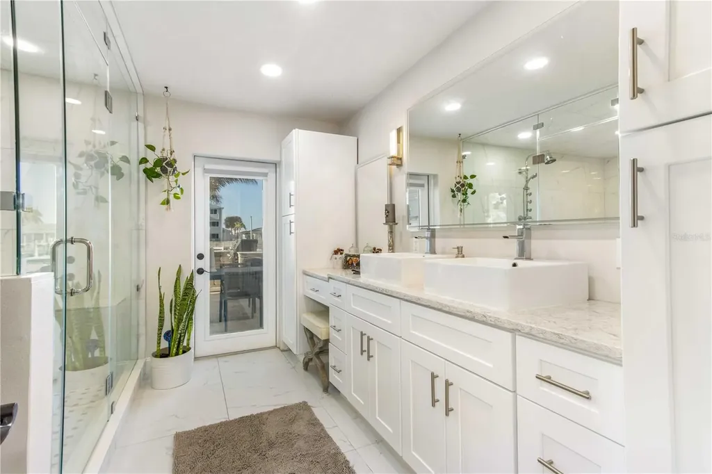 430 Palm Island SE Clearwater Beach FL 33767