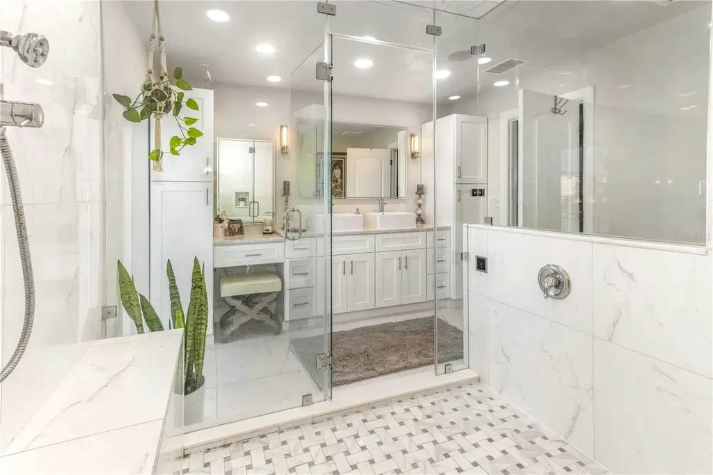 430 Palm Island SE Clearwater Beach FL 33767