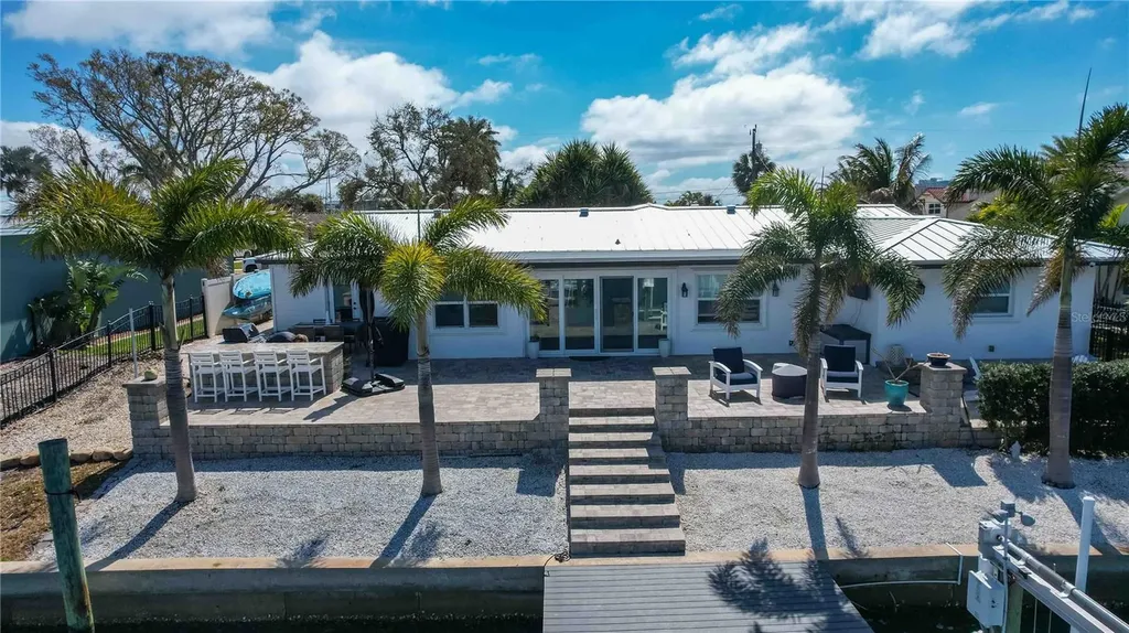 430 Palm Island SE Clearwater Beach FL 33767