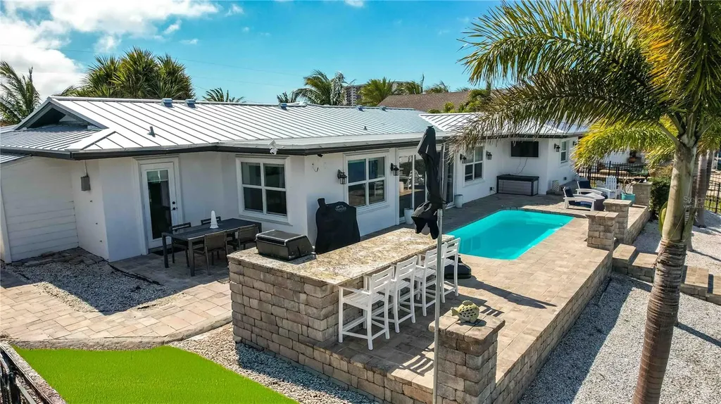 430 Palm Island SE Clearwater Beach FL 33767