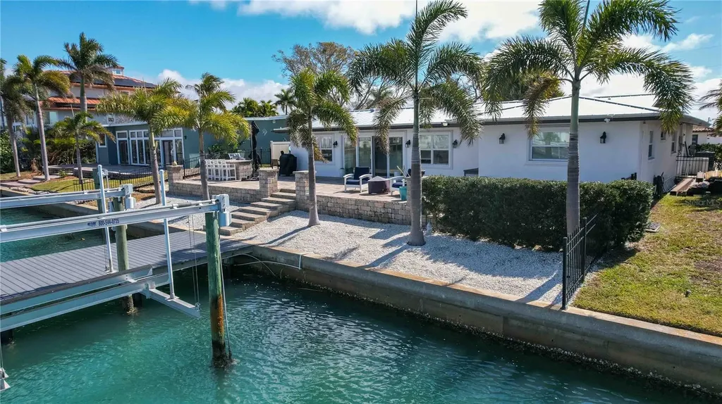 430 Palm Island SE Clearwater Beach FL 33767