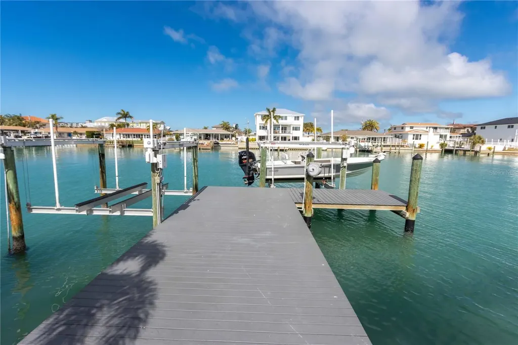430 Palm Island SE Clearwater Beach FL 33767
