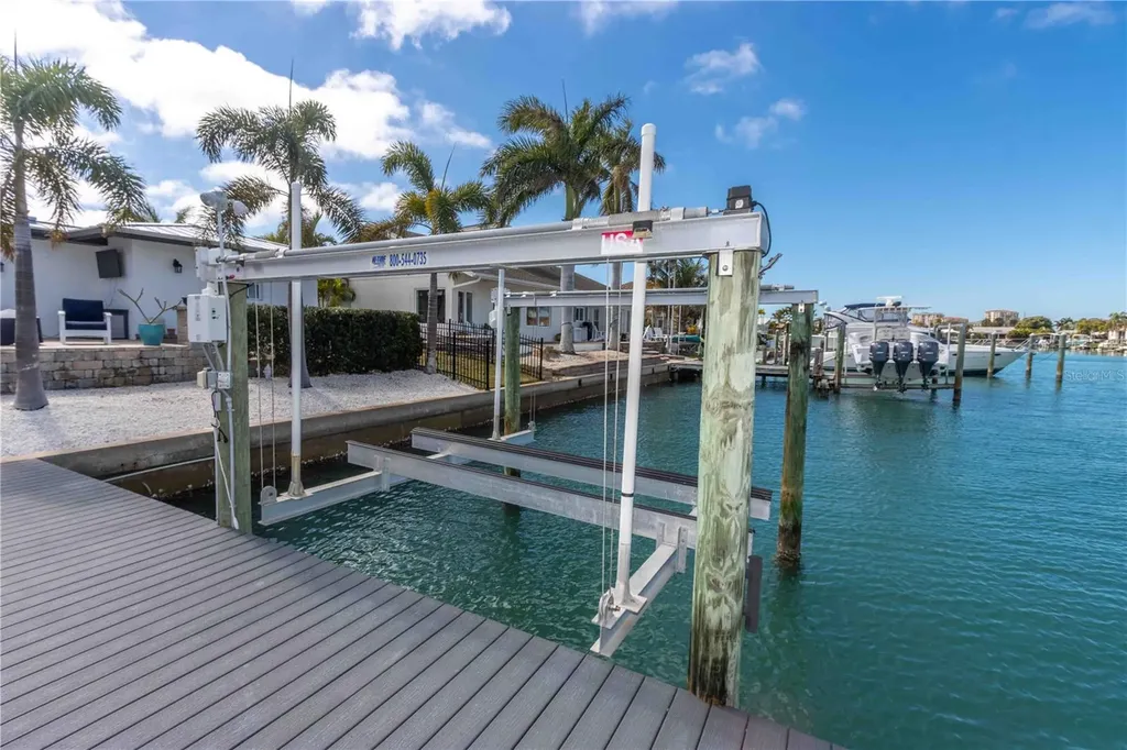 430 Palm Island SE Clearwater Beach FL 33767