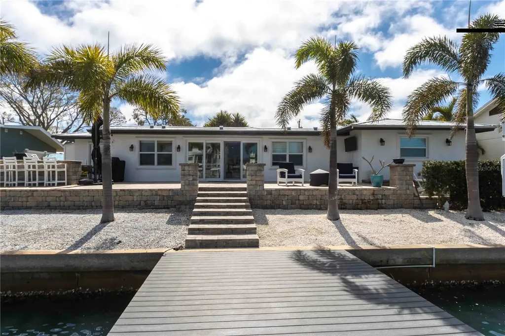 430 Palm Island SE Clearwater Beach FL 33767