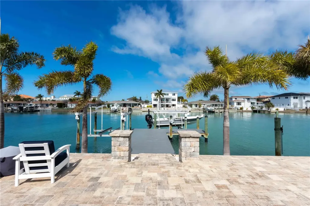 430 Palm Island SE Clearwater Beach FL 33767