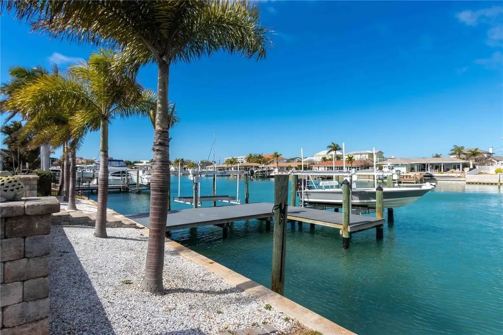 430 Palm Island SE Clearwater Beach FL 33767