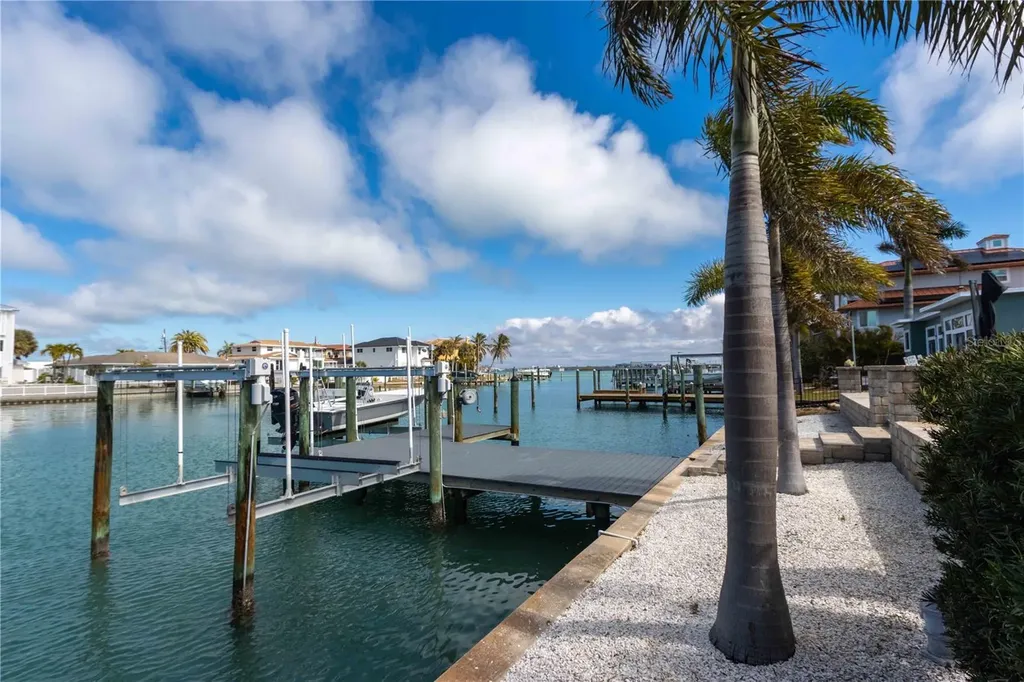 430 Palm Island SE Clearwater Beach FL 33767