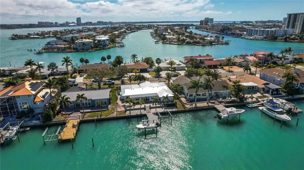 430 Palm Island SE Clearwater Beach FL 33767