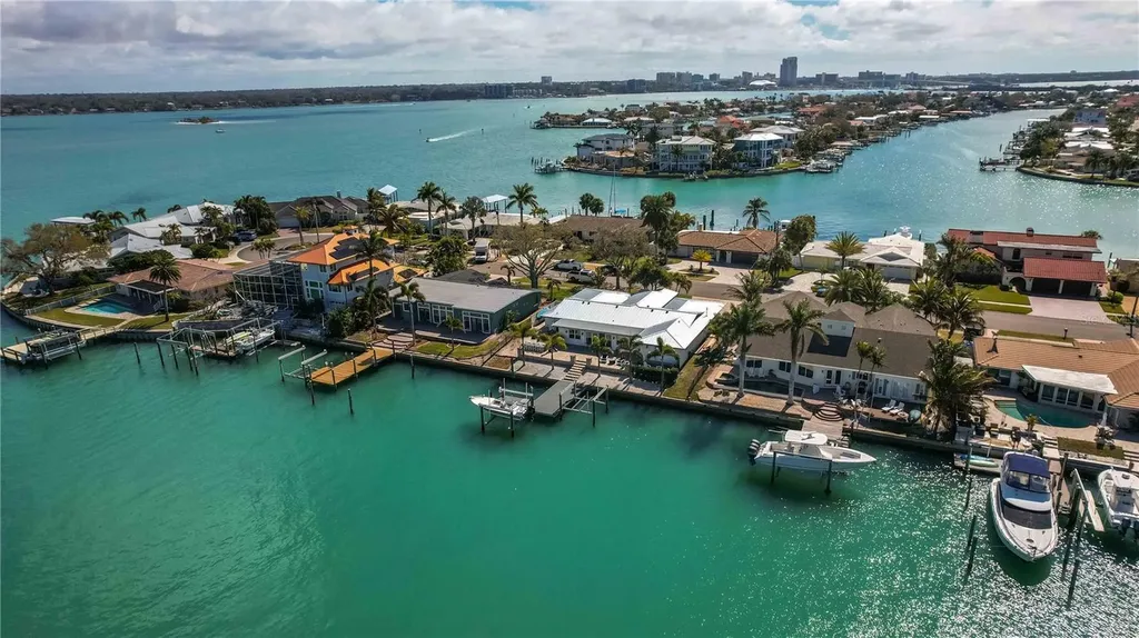 430 Palm Island SE Clearwater Beach FL 33767