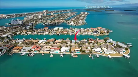 430 Palm Island SE Clearwater Beach FL 33767
