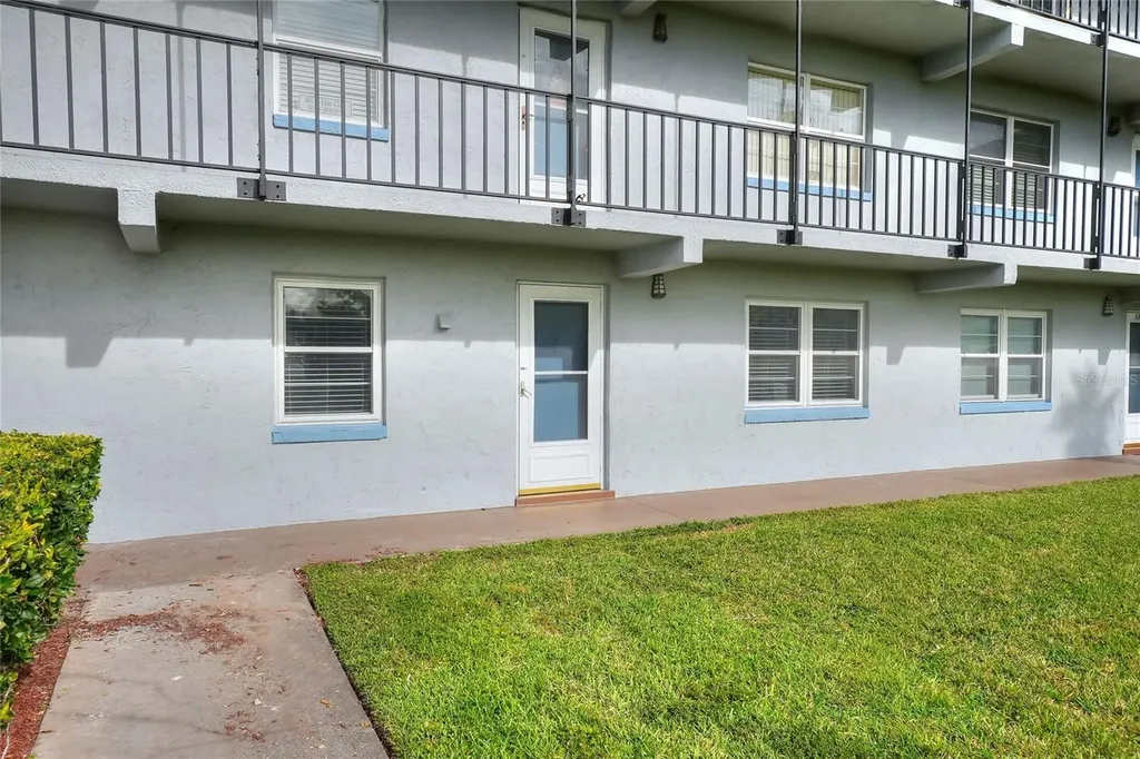 333 Lake Howard Drive NW Winter Haven FL 33880