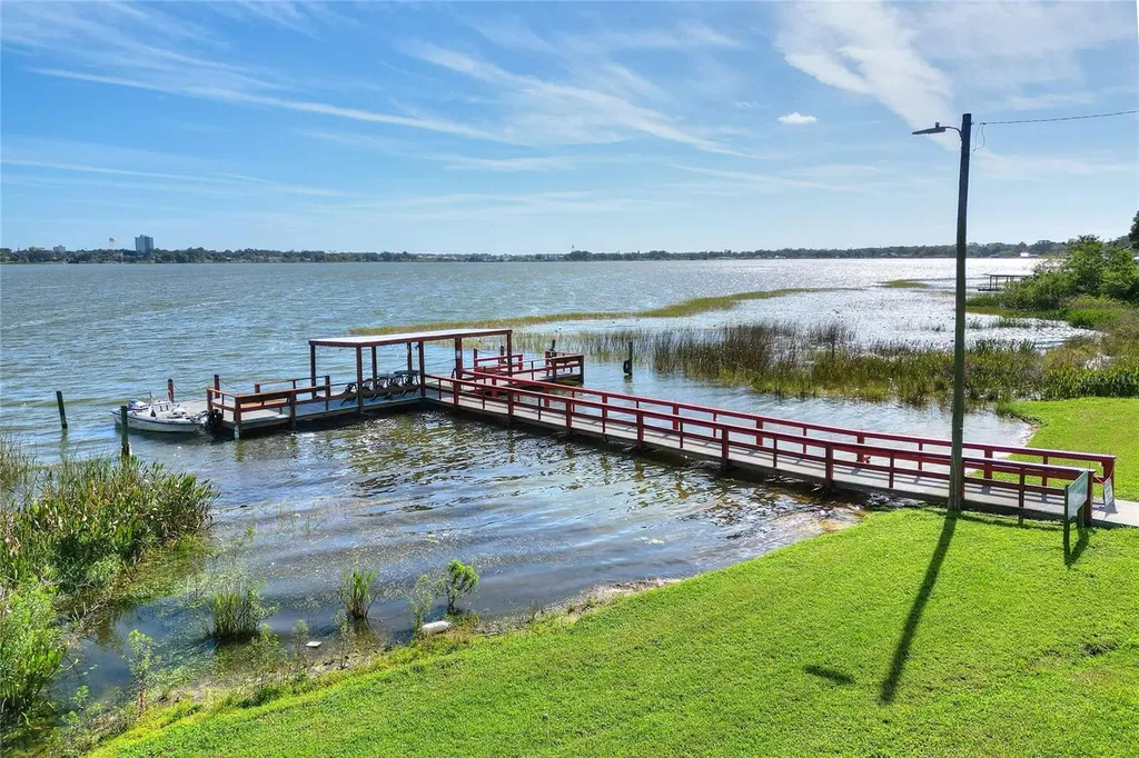 333 Lake Howard Drive NW Winter Haven FL 33880