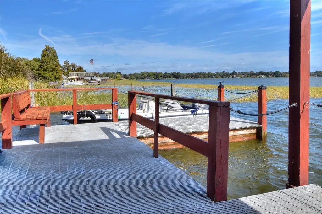 333 Lake Howard Drive NW Winter Haven FL 33880